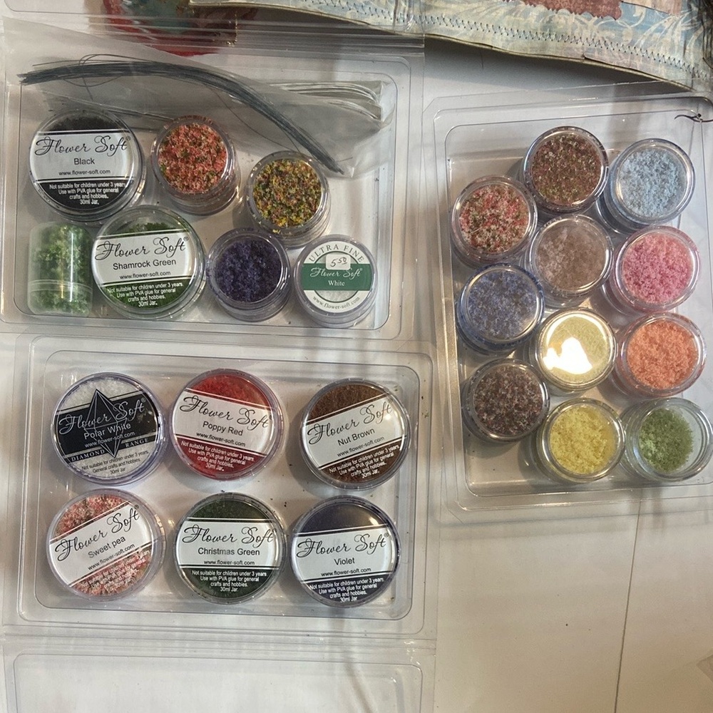 Flower Soft LOT 24 pots! With storage containers included in price.